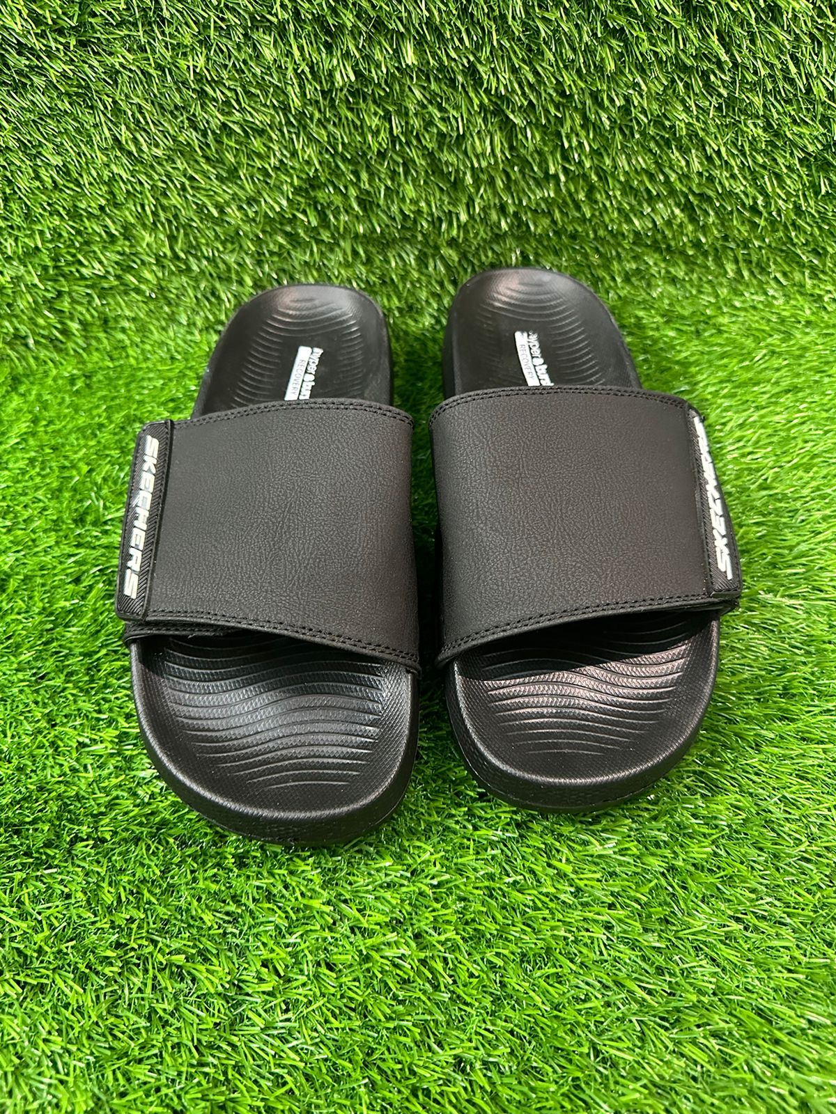 SKECHERS - HYPERBURST SOLE WITH ADJUSTABLE STRAP