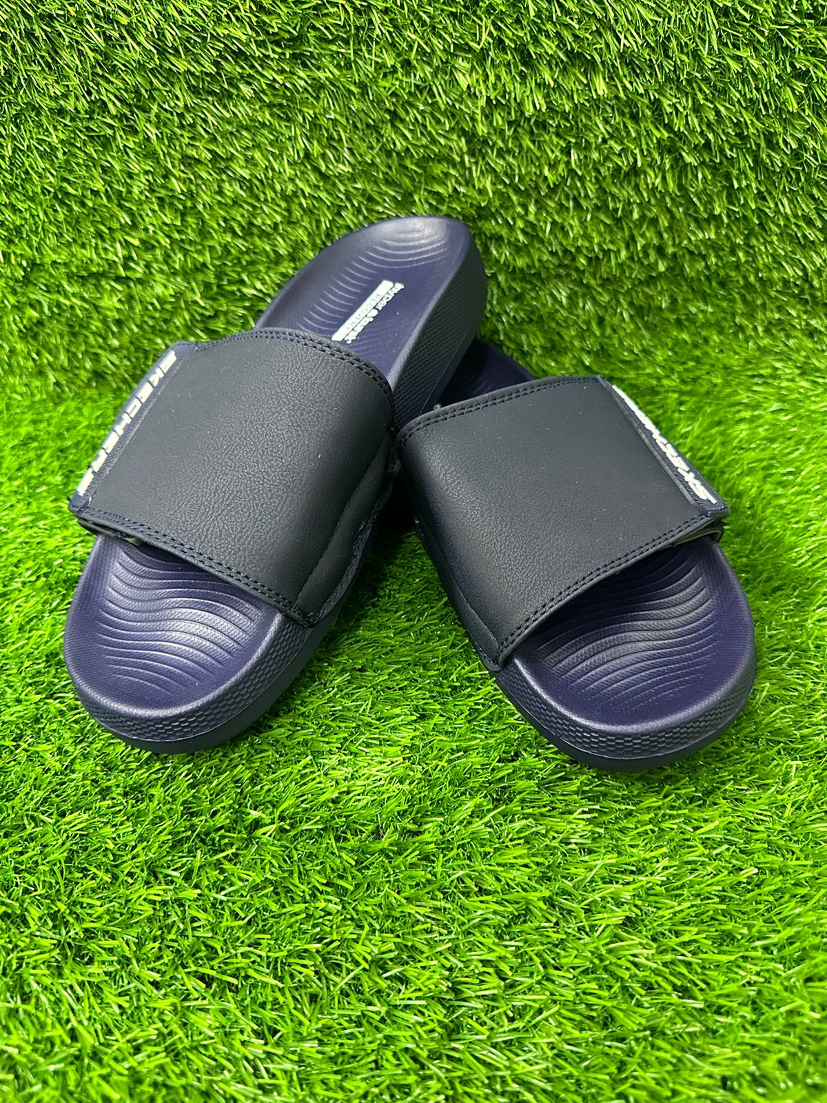 SKECHERS - HYPERBURST SOLE WITH ADJUSTABLE STRAP