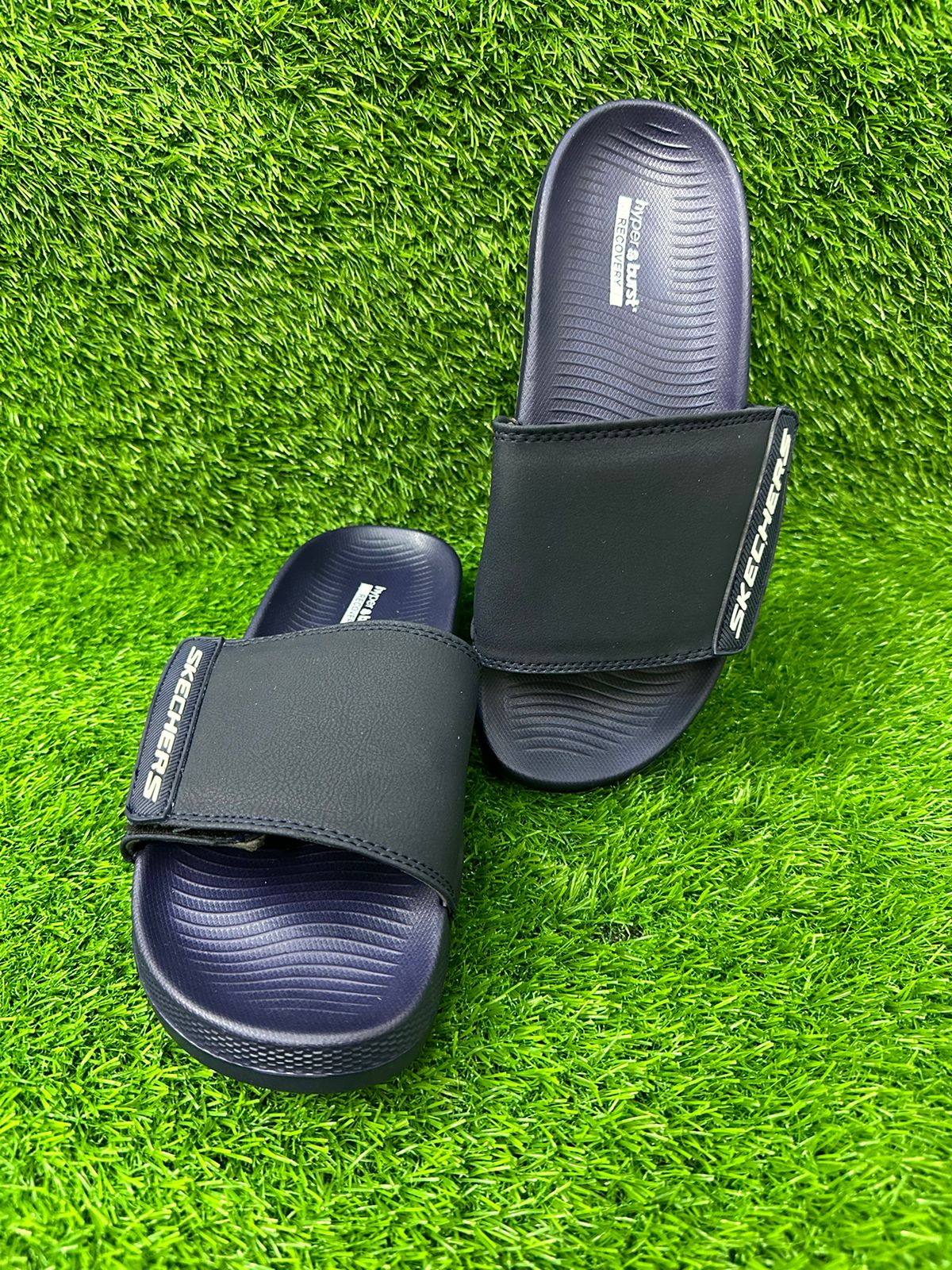 SKECHERS - HYPERBURST SOLE WITH ADJUSTABLE STRAP