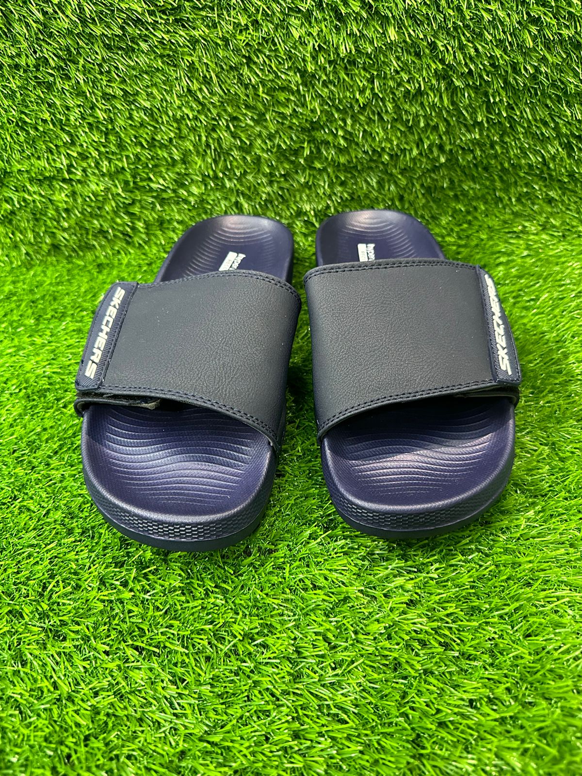 SKECHERS - HYPERBURST SOLE WITH ADJUSTABLE STRAP