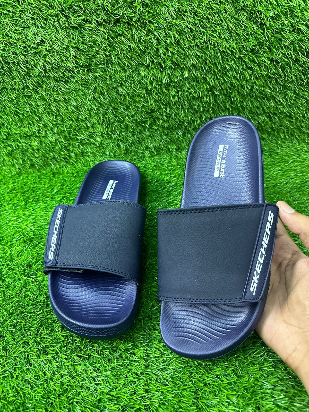 SKECHERS - HYPERBURST SOLE WITH ADJUSTABLE STRAP